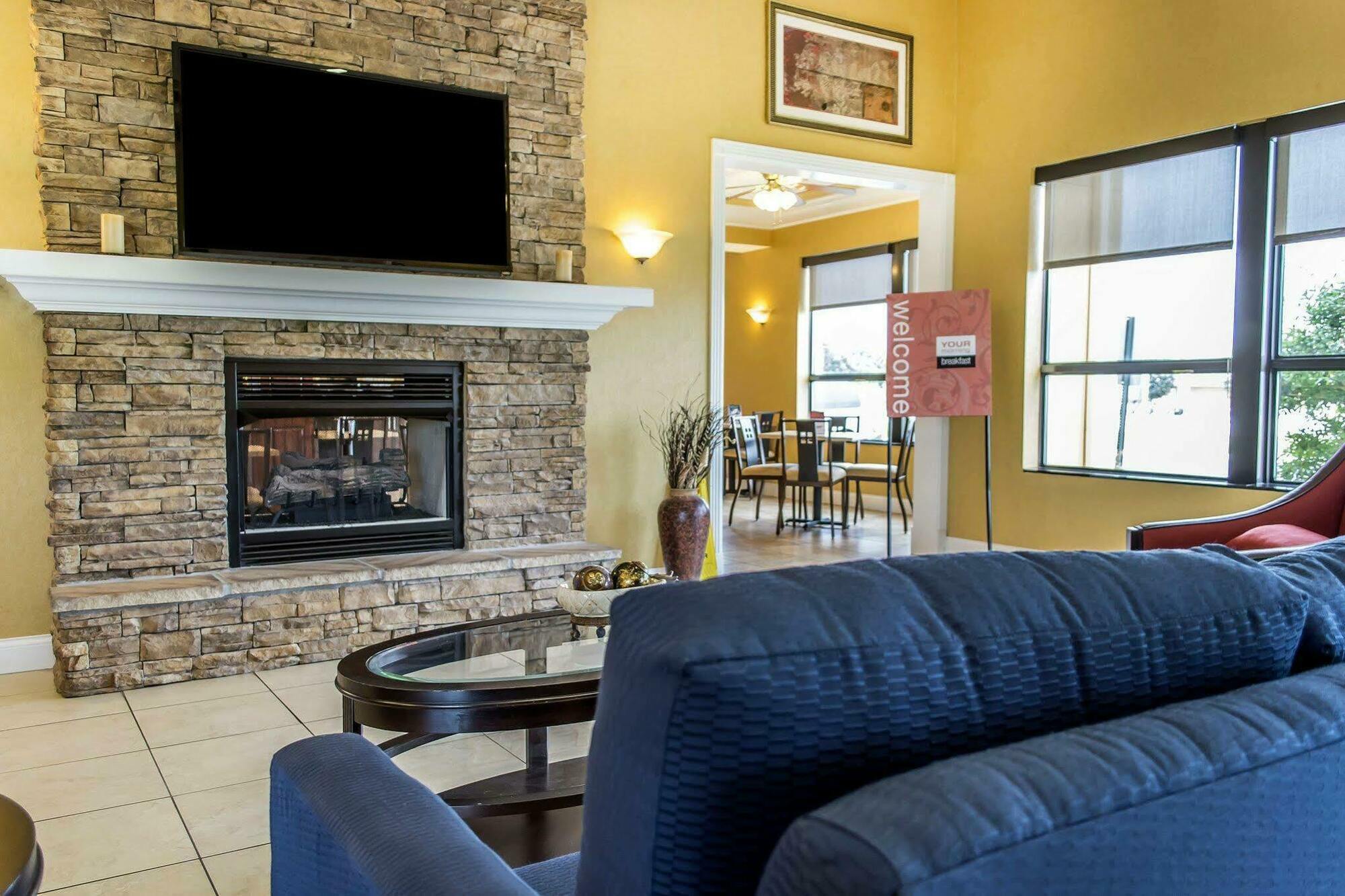 Comfort Inn & Suites Franklin East Bagian luar foto